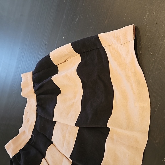 BCBG skirt - Picture 3 of 10